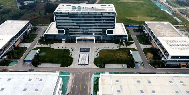 爭分奪秒趕工期!經(jīng)濟區(qū)重點項目建設(shè)火熱進行中